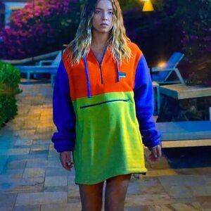 MASSIVE OUTDOOR HOODIE